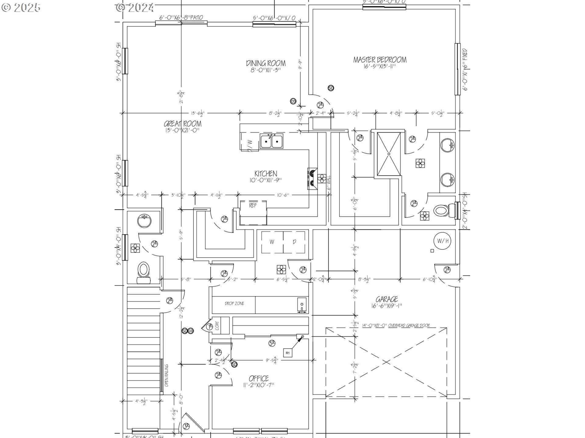 Architectural floor plan of a residential house showing room layout and dimensions.